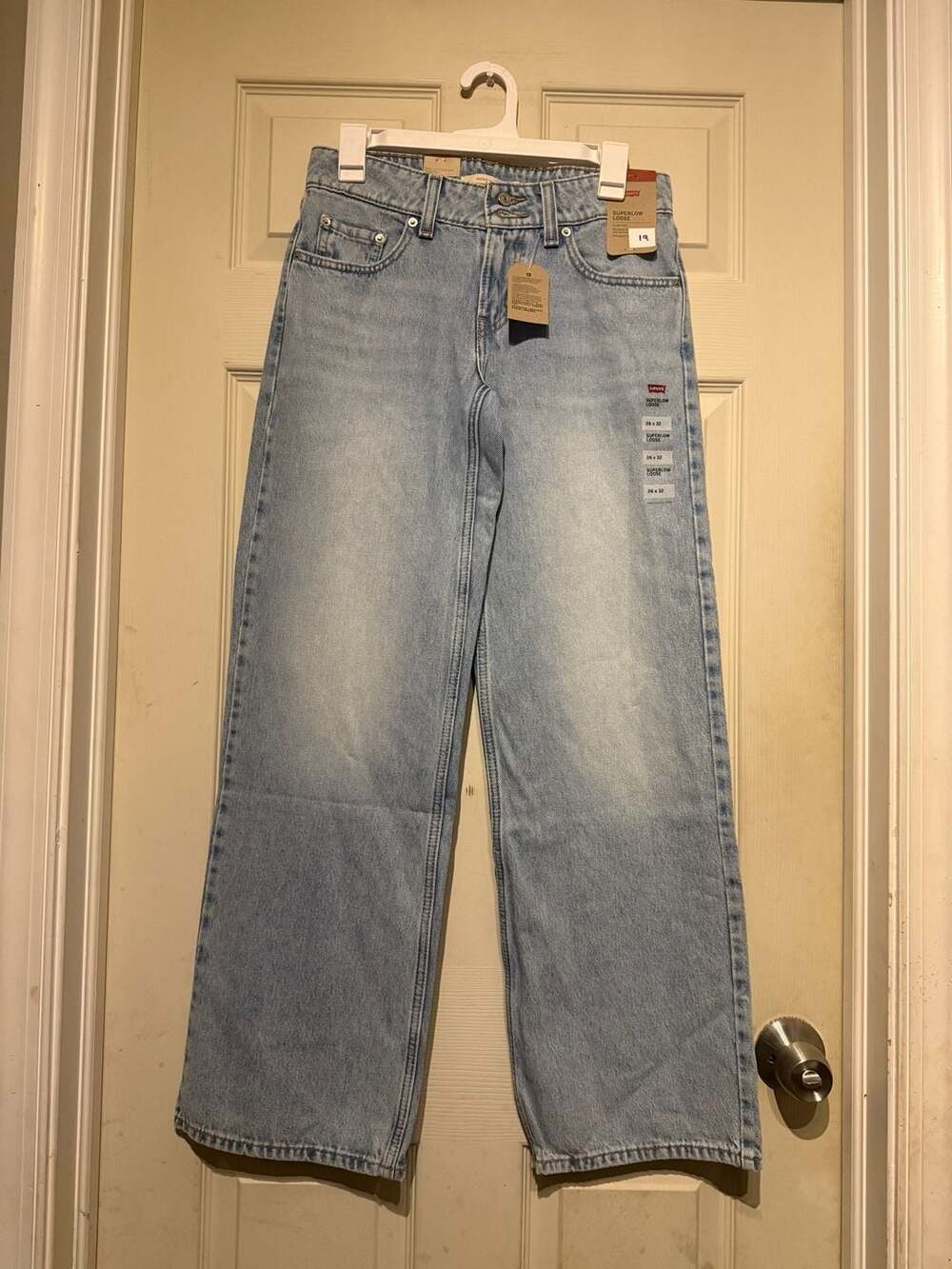 NWT Levi's Superlow Loose Jeans Size 26x32 Light Wash
